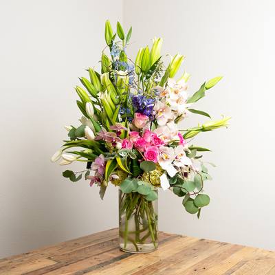 Deluxe Arrangement in a vase